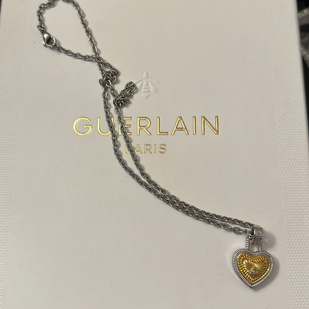 Small Heart Necklace With Diamond Flake 35$